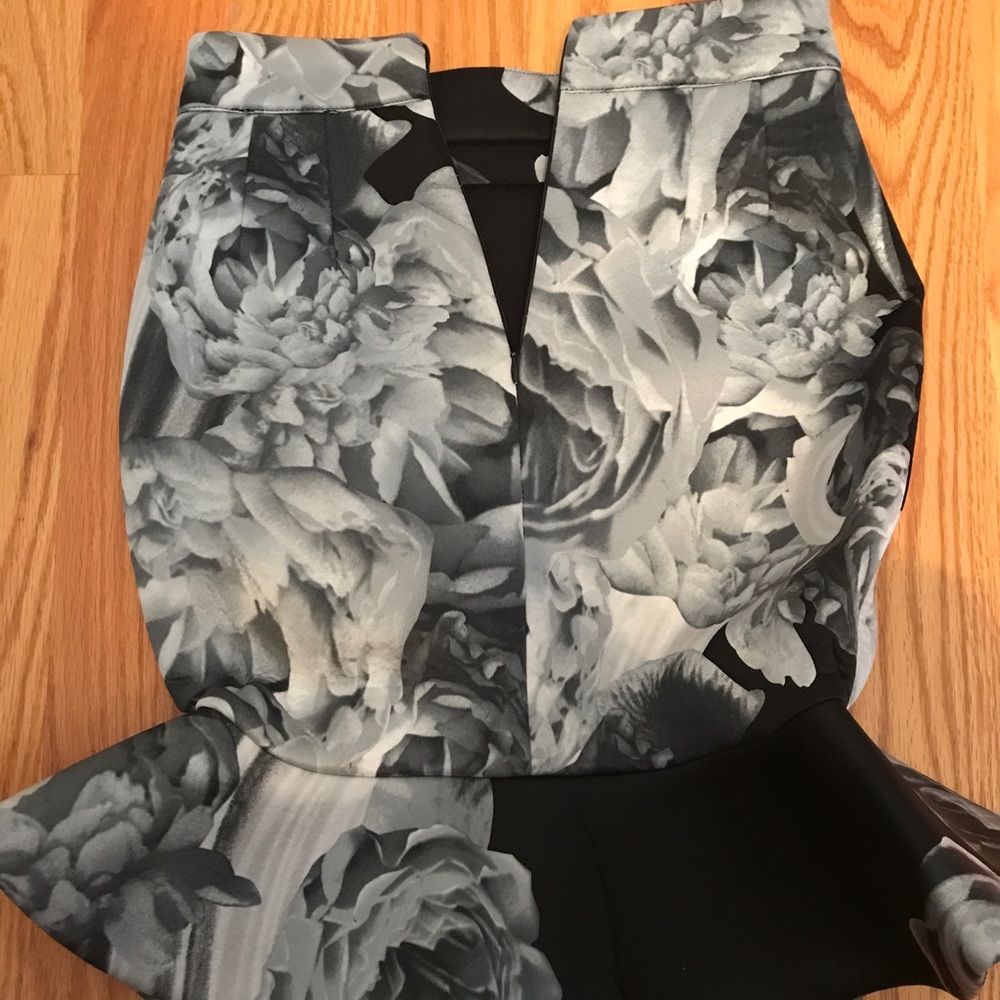 Mini Skirt - Picture 2 of 3