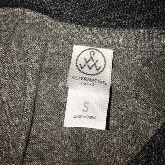 Red bandanna 3/4 sleeve shirt - Picture 3 of 3