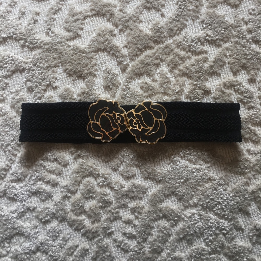 Black belt with gold roses