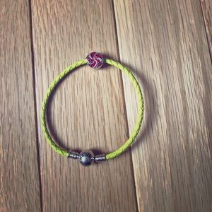 Great xmas gift!Chamilia bracelet candy cane charm