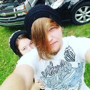 Meet your Posher, Ikia