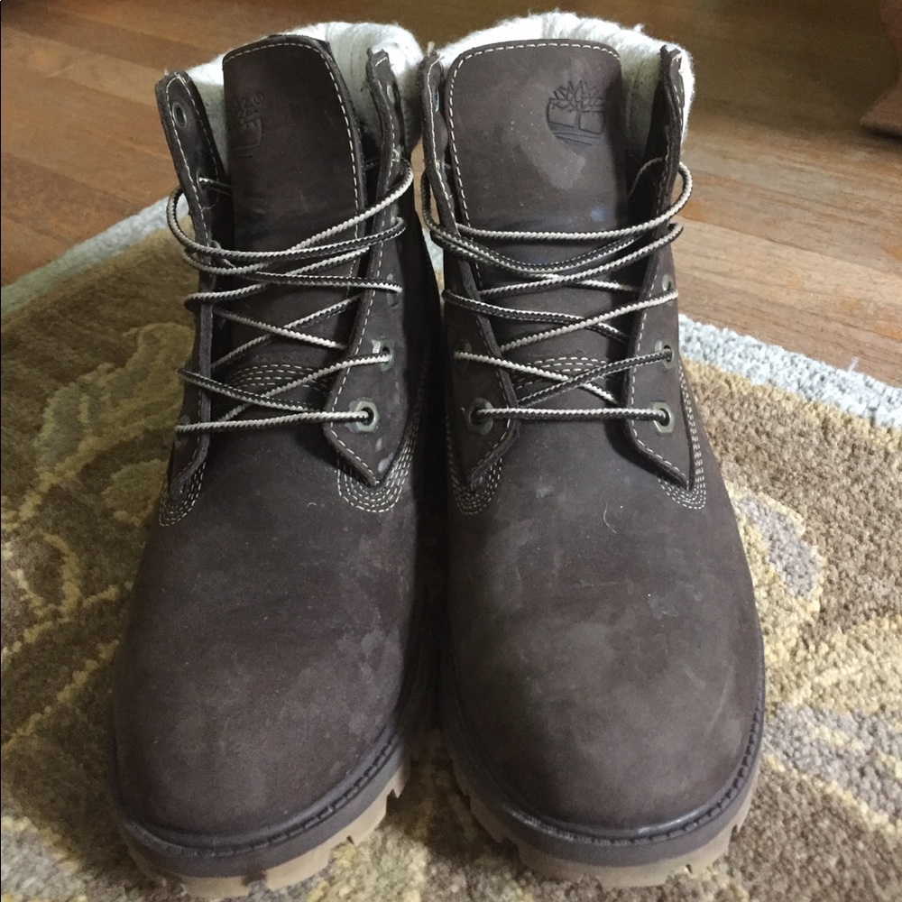 Lightly used timberland boots!
