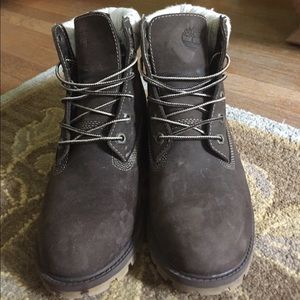 Lightly used timberland boots!