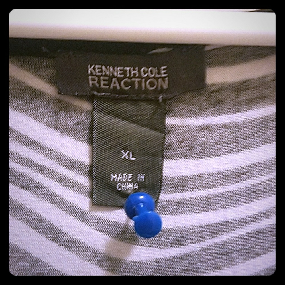 XL.  zebra print top made with wider shoulder