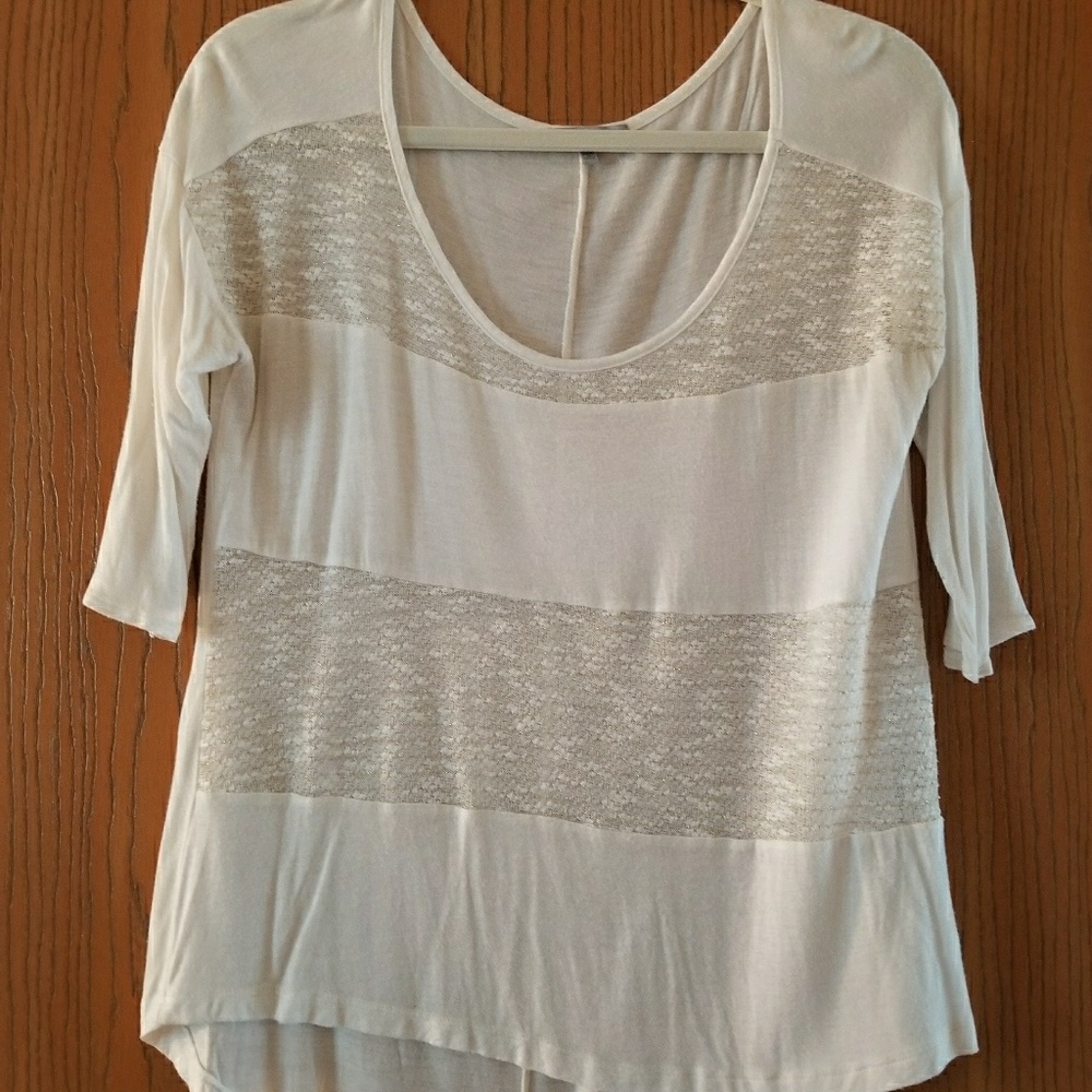 Quarter sleeve top