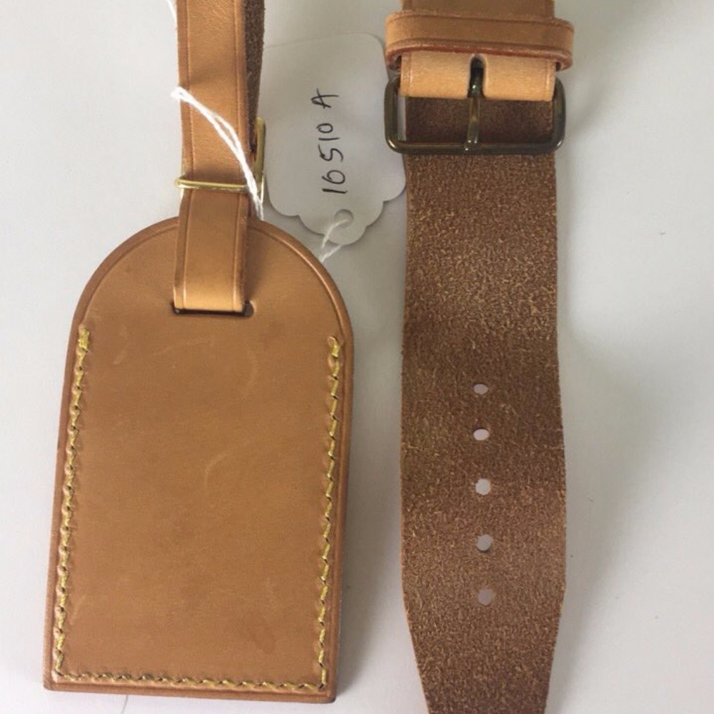 Louis Vuitton Name Tag with Poignant 10510