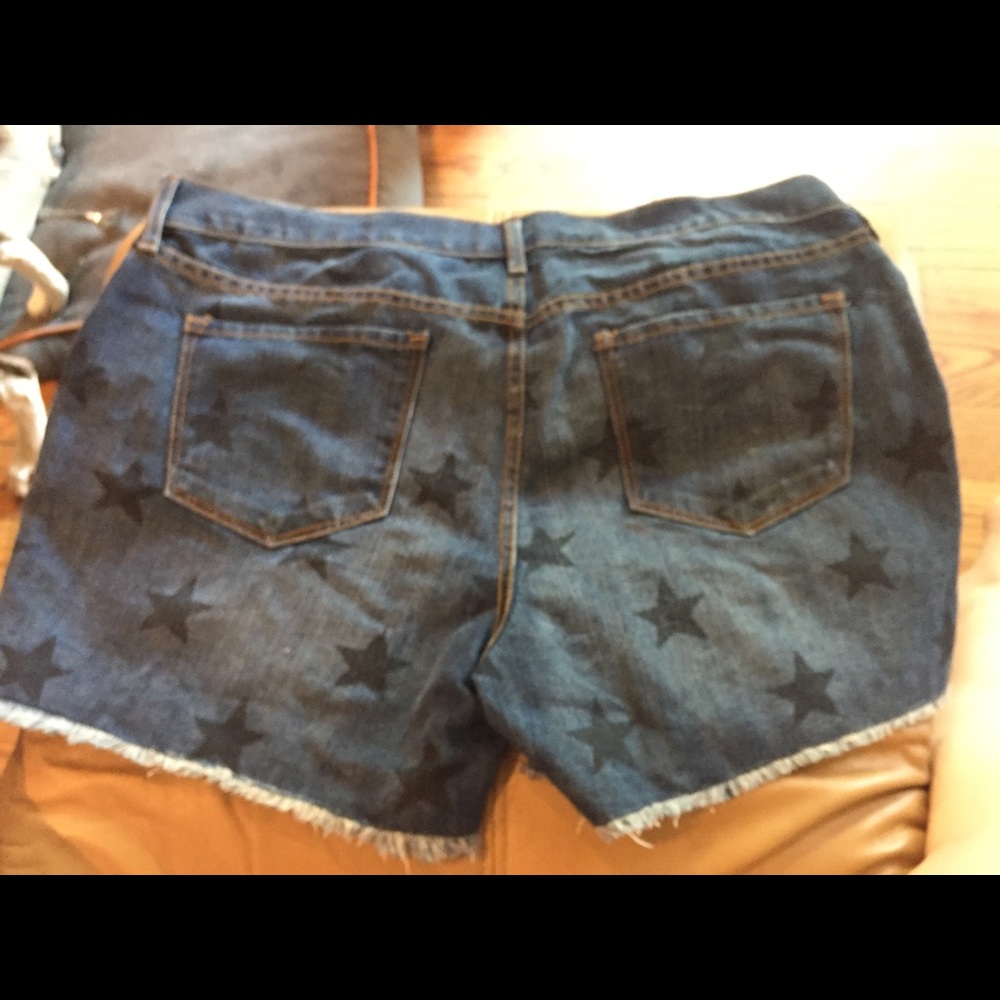 Star shorts