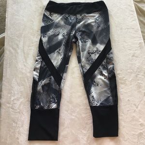 Black printed workout leggings