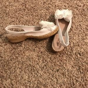 Brand new White Mountain sandals