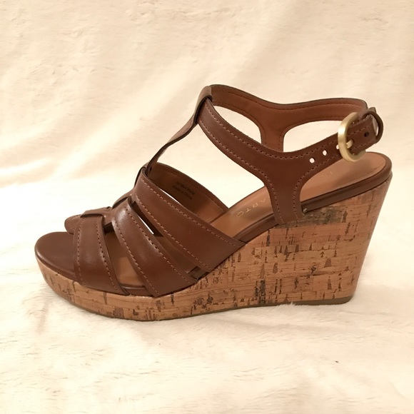 franco sarto t strap sandals