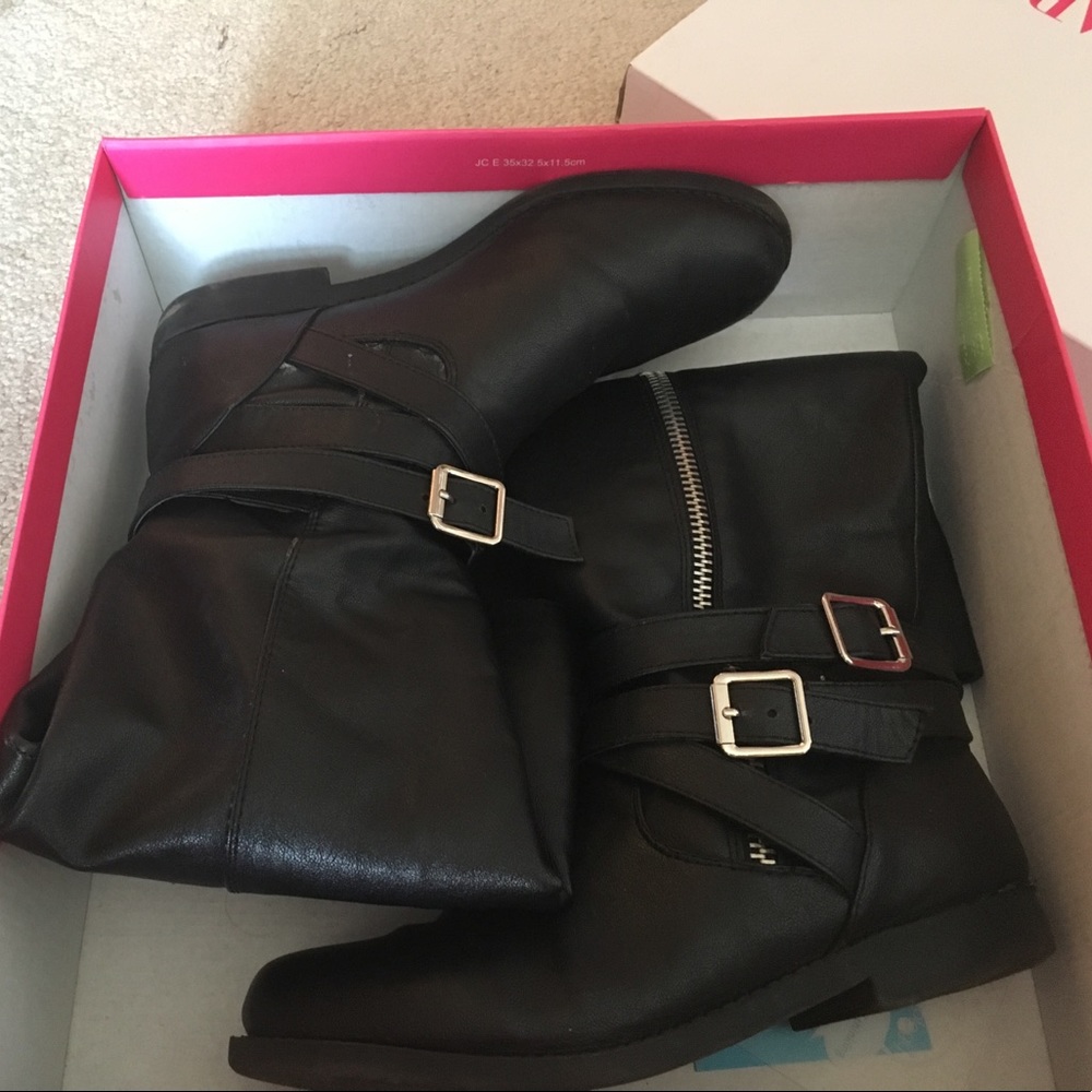 Black boots