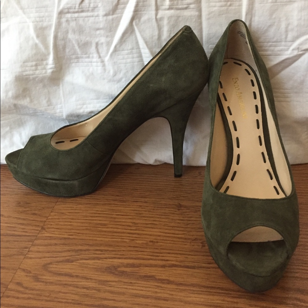 Enzo Angiolini Olive Suede Pumps