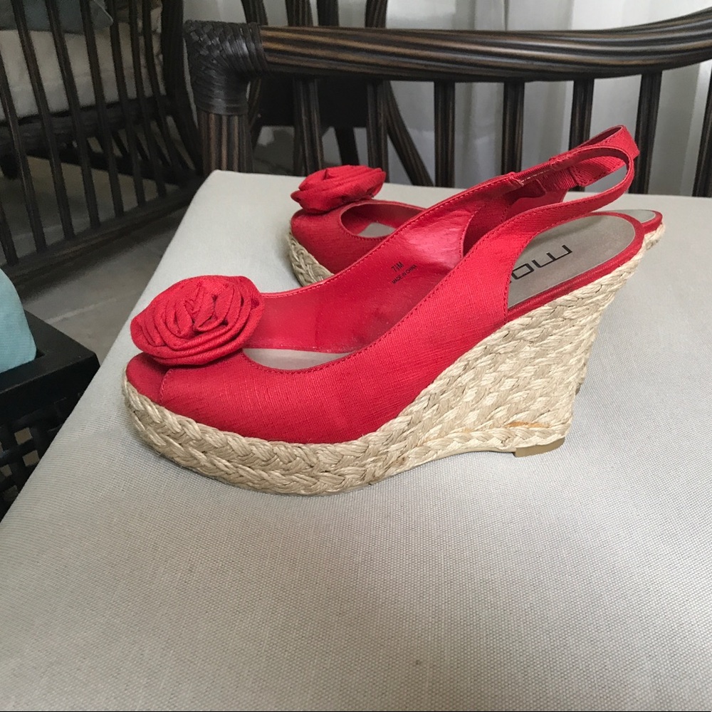 Adorable Moda sling backs