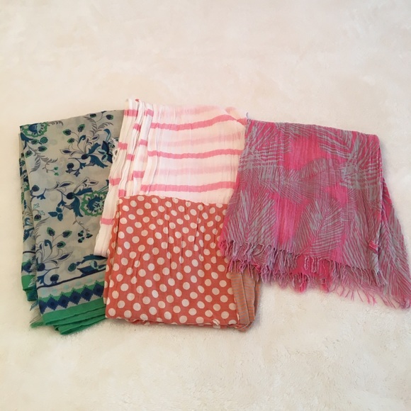 Aeropostale Accessories - Bundle of 4 Scarves ⭐️