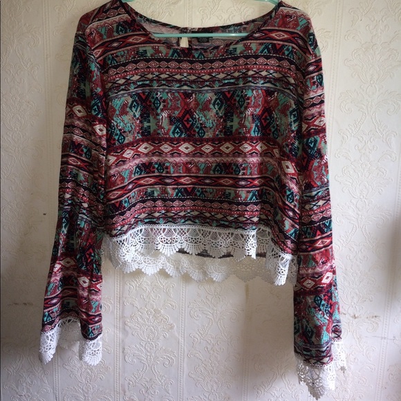 Lacey Cropped Top - Picture 1 of 4