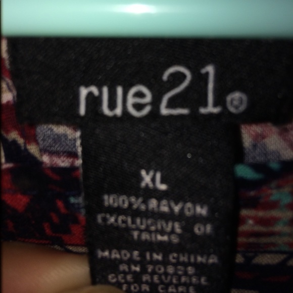 Lacey Cropped Top - Picture 4 of 4