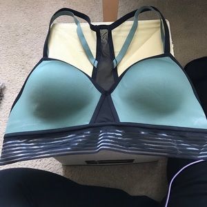 Victoria sport sports bra