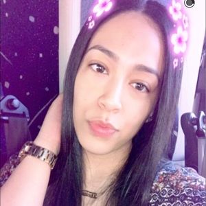 Meet your Posher, Denise