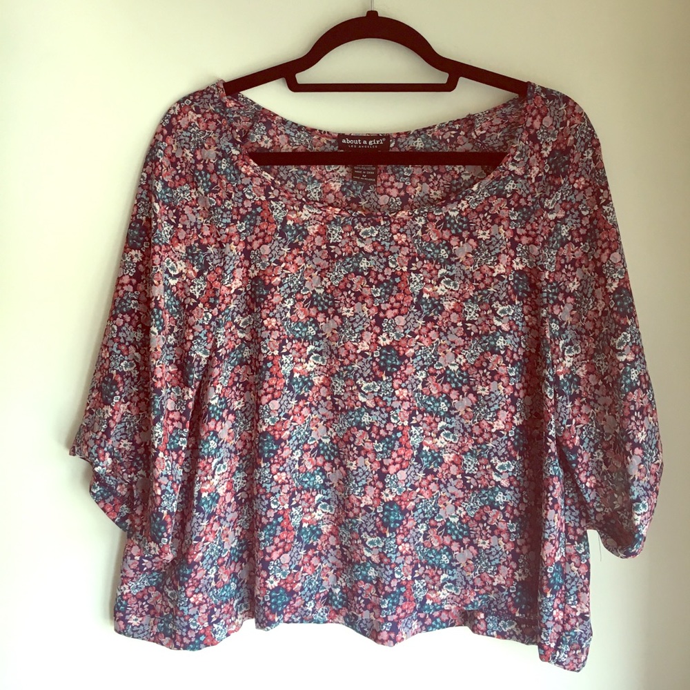 🌺SOLD🌺Floral swing crop top