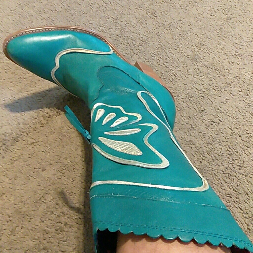 Terquoise cow girl boots