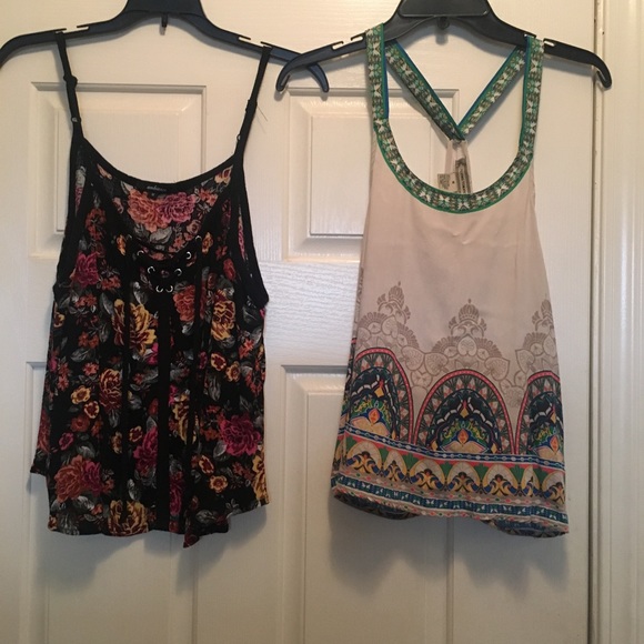 Lot of two woman's boho tanks size med - Picture 1 of 6