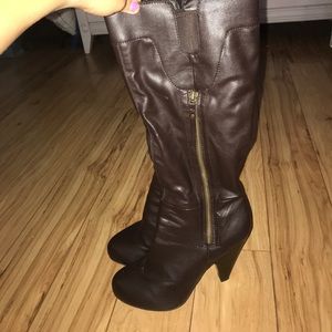 Unlisted brown heeled boot