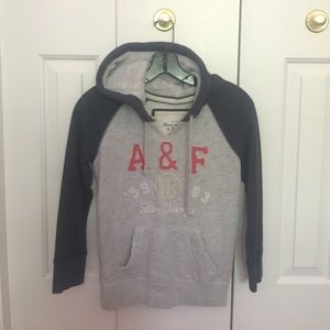 Abercrombie & Fitch 3/4 sleeve sweatshirt