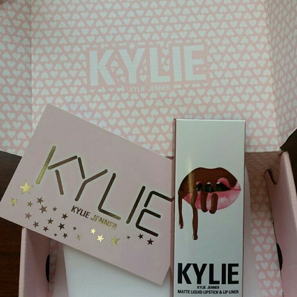 Kylie cosmetics brown sugar lip kit