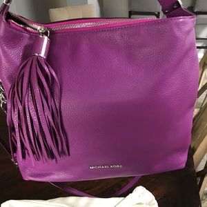 100% authentic Michael Kors crossbody/hobo