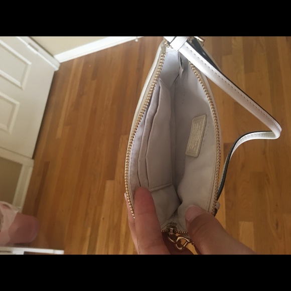 SOLD. Coach Light Khaki City Tote with Wristlet! - Picture 7 of 7