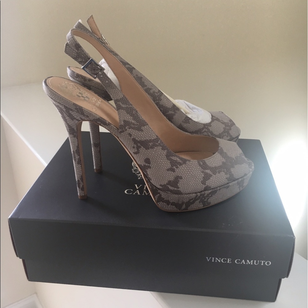 NWT Vince Camuto Peep-toe Slingback Platform Pump