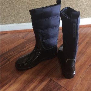 Michael Kor rain boots size 8 black / blue New