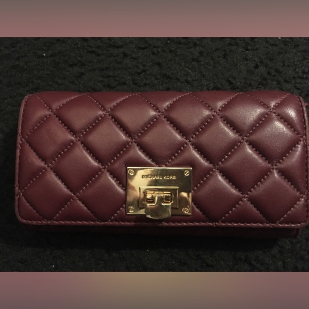 🆕Merlot quilted leather Michael Kors wallet