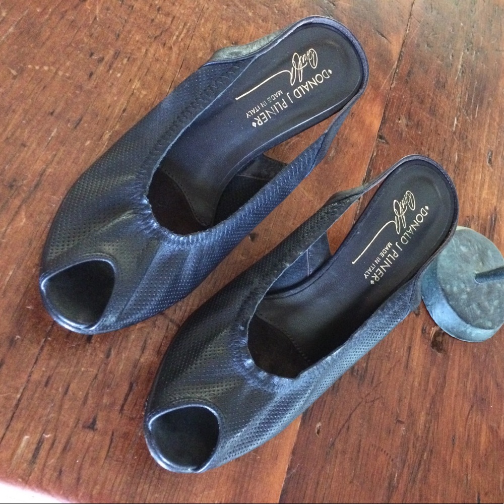 Donald Pliner slingback peep toe travel shoes