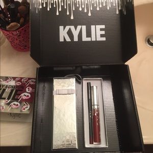 Limited Edition Kylie Lip Kit in Merry! ❤️