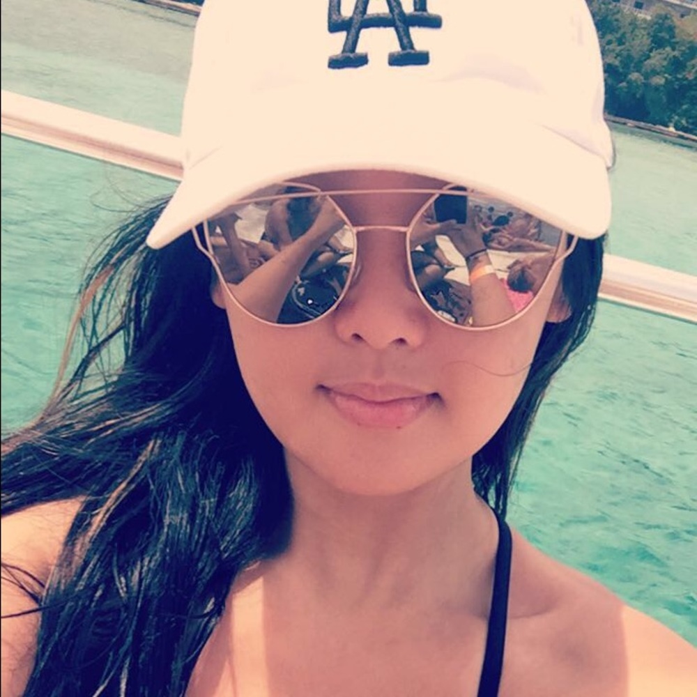 Meet your Posher, Debbie