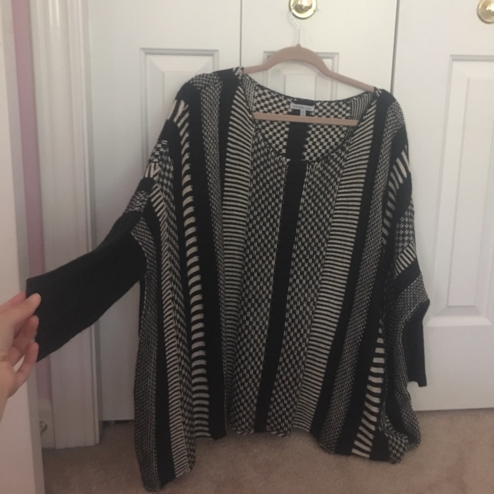 Charlotte Russe M/L black & tan poncho sweater