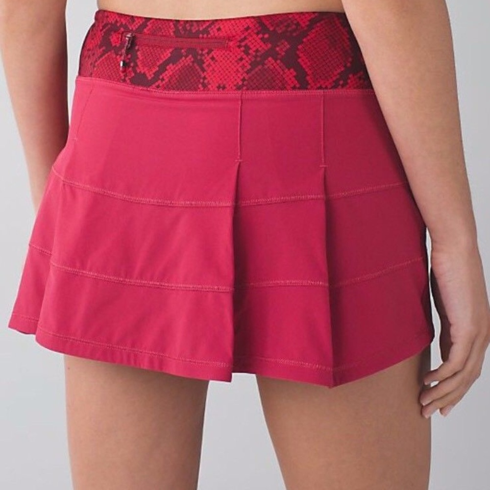 Lululemon Pace Rival Skirt 4 Red Ziggy Snake