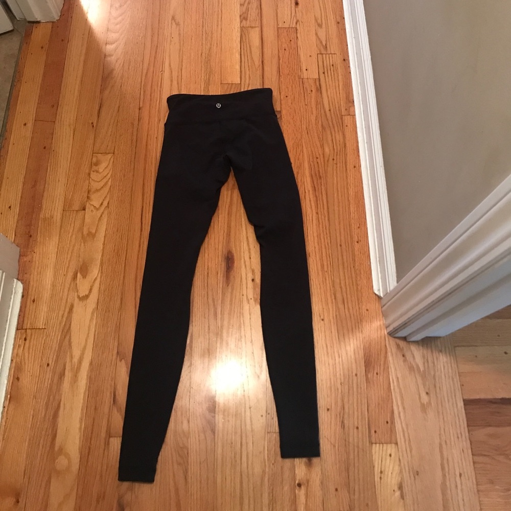 Lululemon Wunder Under yoga pants (EUC)