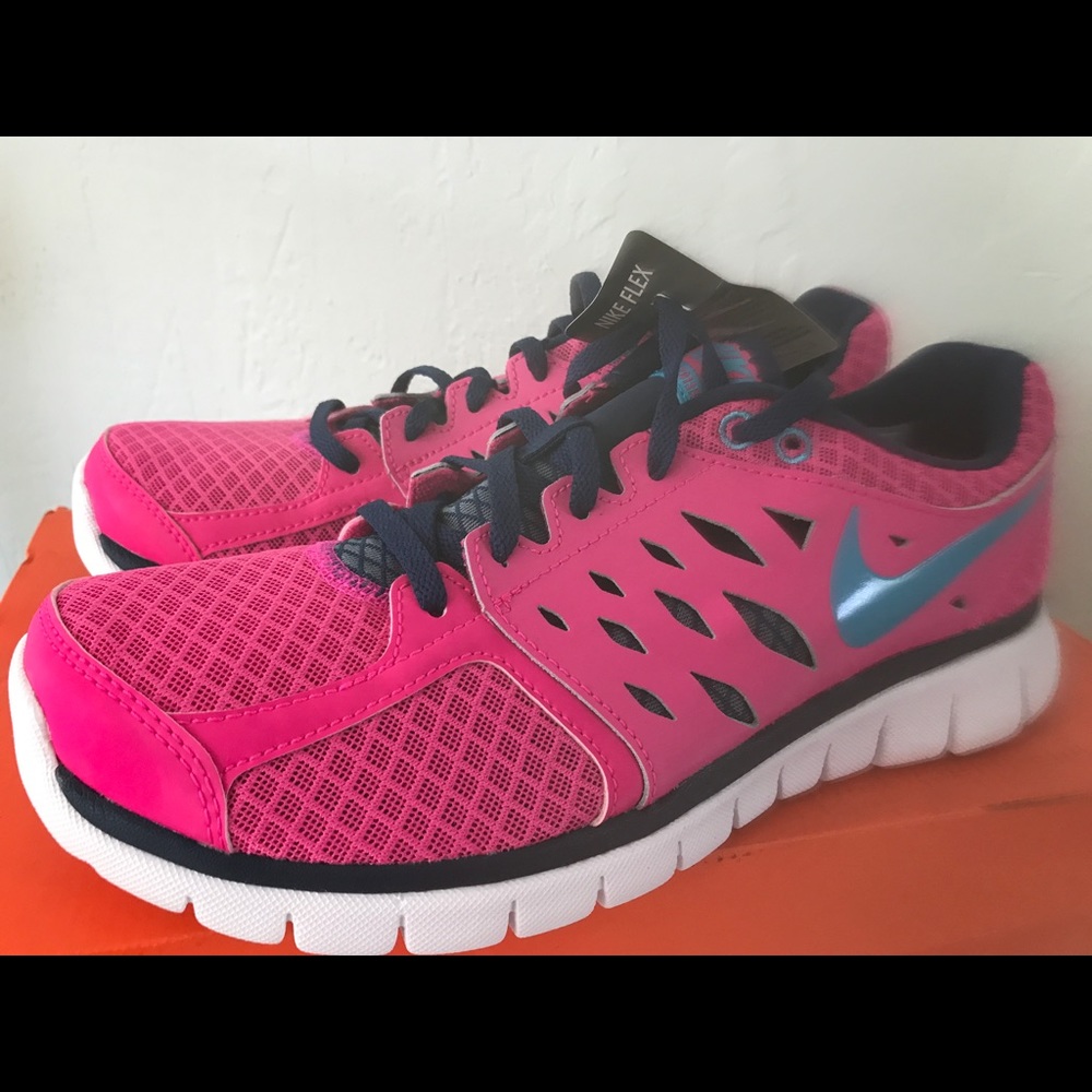 NEW Nike Flex Sneakers - 8.5