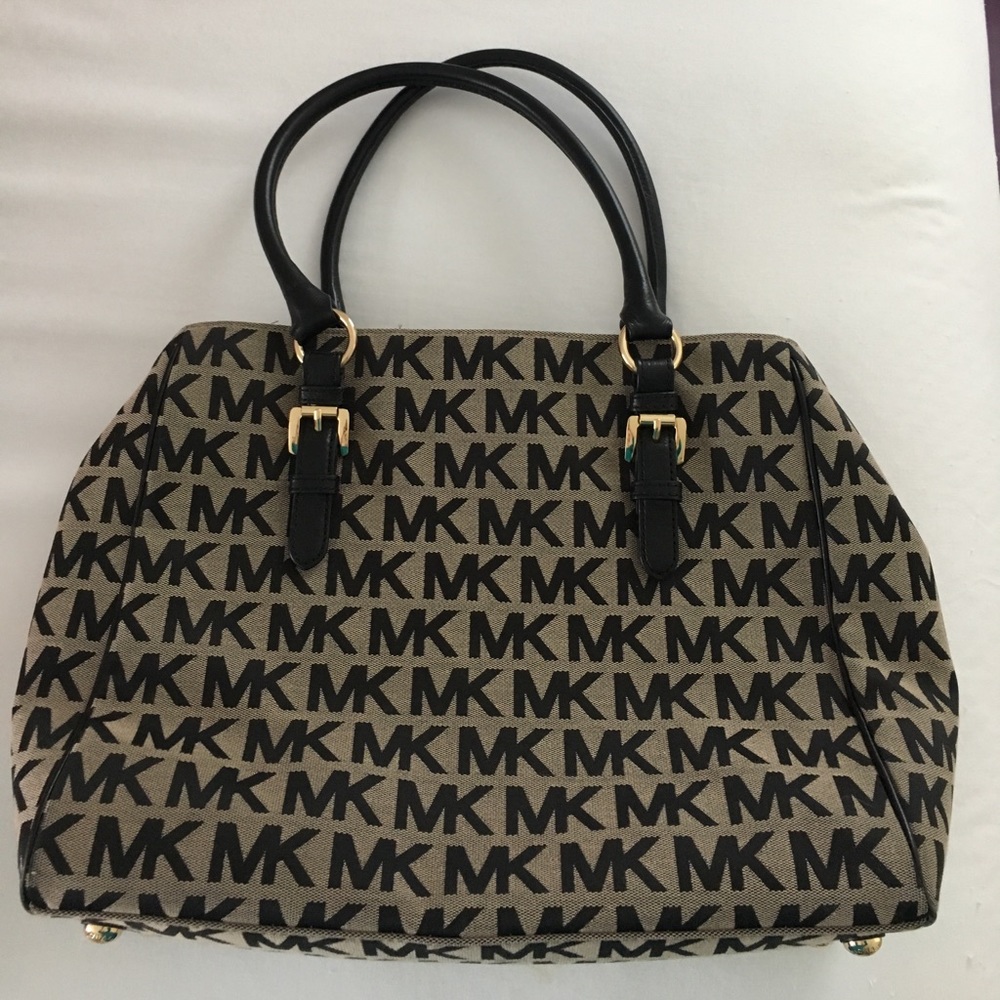 Authentic Michael Kors Signature Monogram Purse