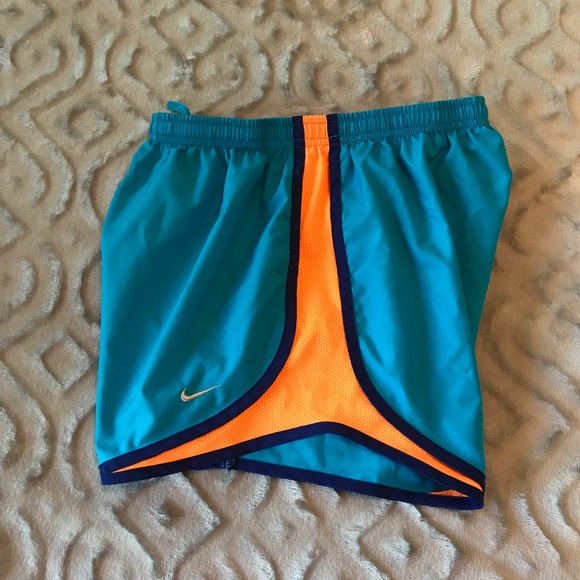 💞Sale!💞Nike shorts - Picture 2 of 5