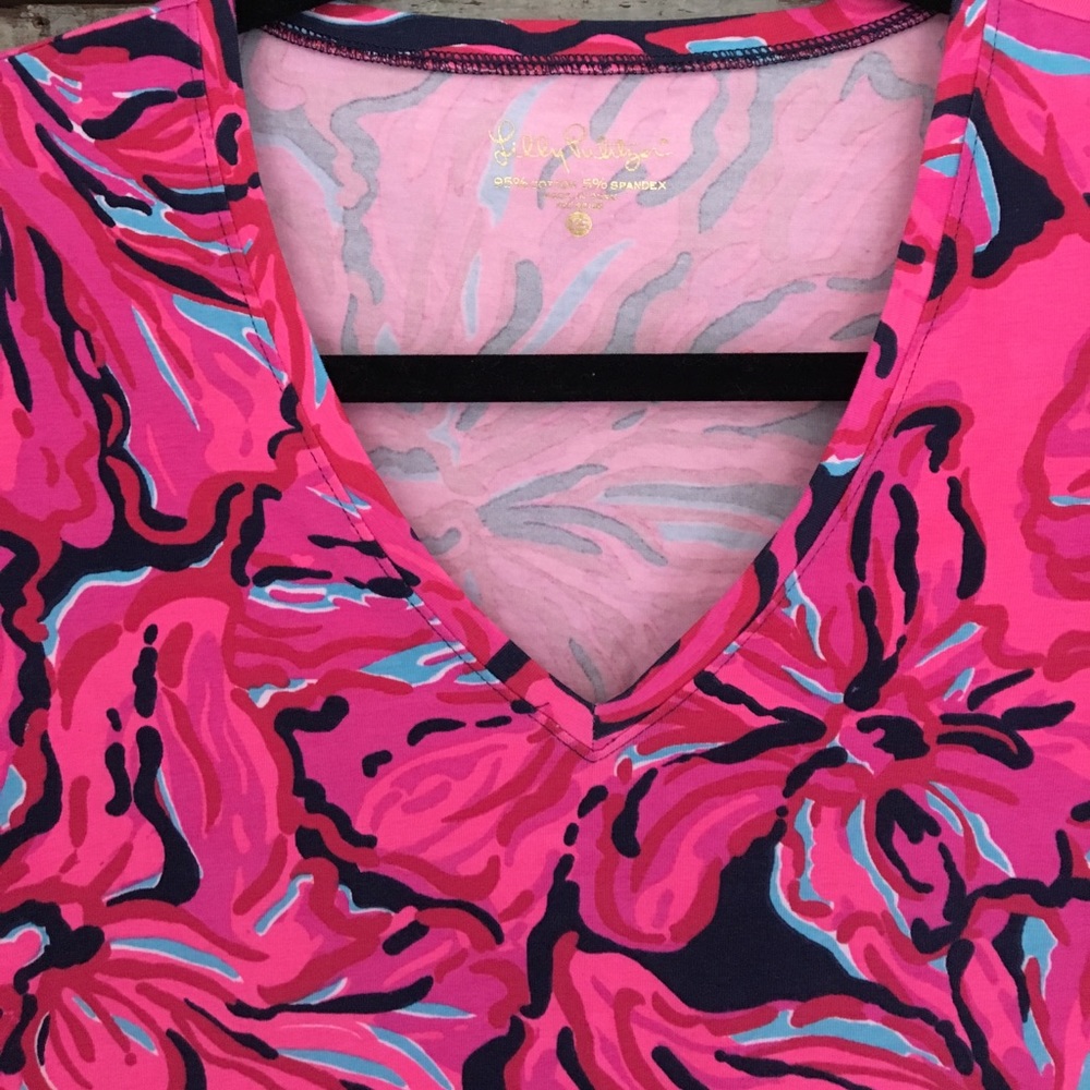 Lilly Pulitzer michelle v neck Tee
