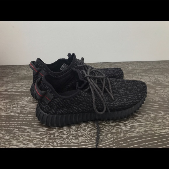 Yeezy\'s main image 4