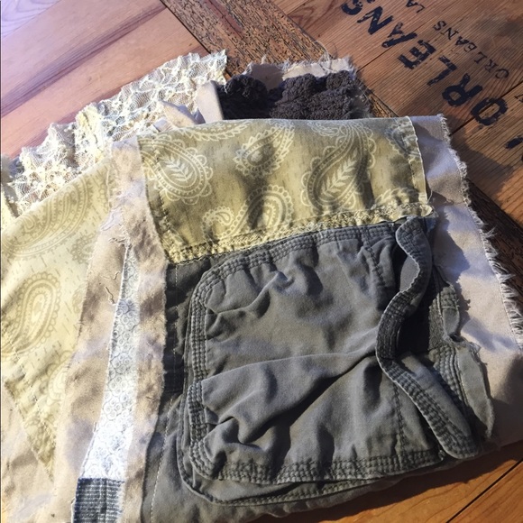 Upcycled cargo/lace scarf / Downtown Solitude - Picture 6 of 8