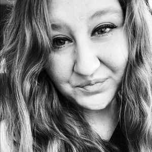 Meet your Posher, Whitney