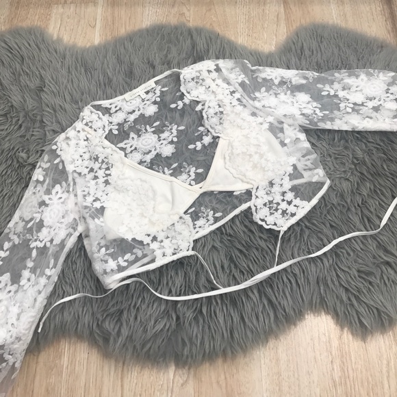 White lace crop top - Picture 3 of 6