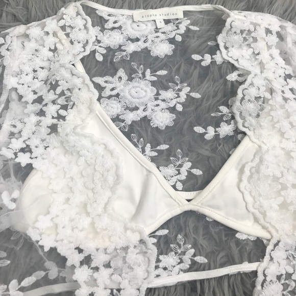 White lace crop top - Picture 4 of 6