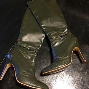 Leather N.Y.L.A moss green boots size 7.5