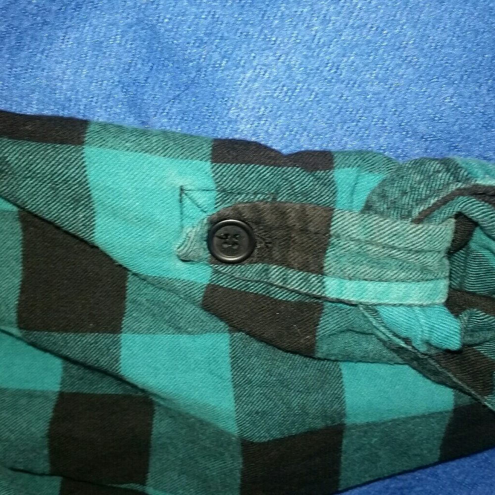 Guess Flannel - Picture 3 of 4